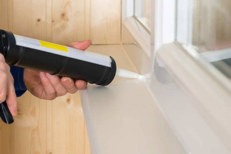 Fenster Verfugen Innen Acryl Oder Silikon ᐅ Handwerker Tipps und Tricks | Heimwerker Guide